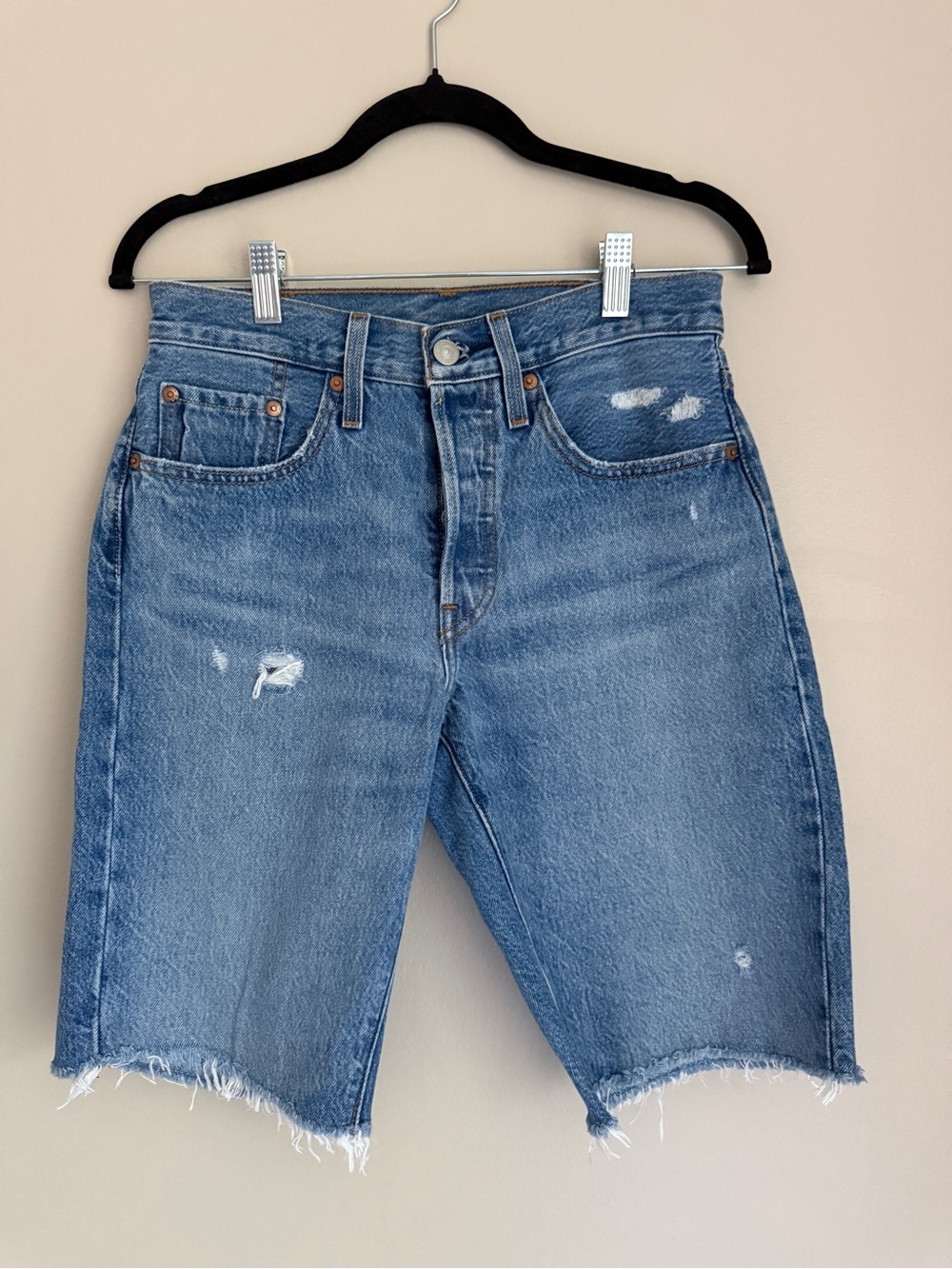 NWOT Levi's 501 Distressed Denim Shorts, size 26,